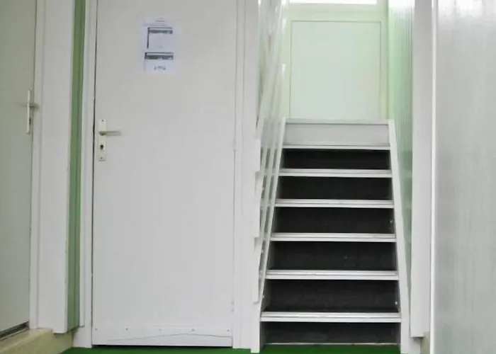 ホテル ファストホテル カルカソンヌ